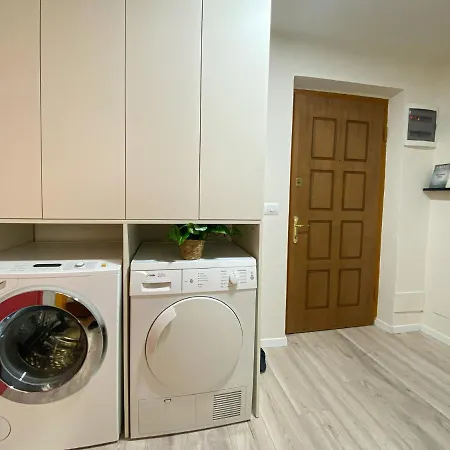 アパート Three Doors Apartments, Papaya 1-bedroom ティラナ